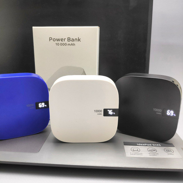 Портативное зарядное устройство Power Bank 10000 mAh / Micro Usb, Type C, Lightning- вход, 2 USB-выхода